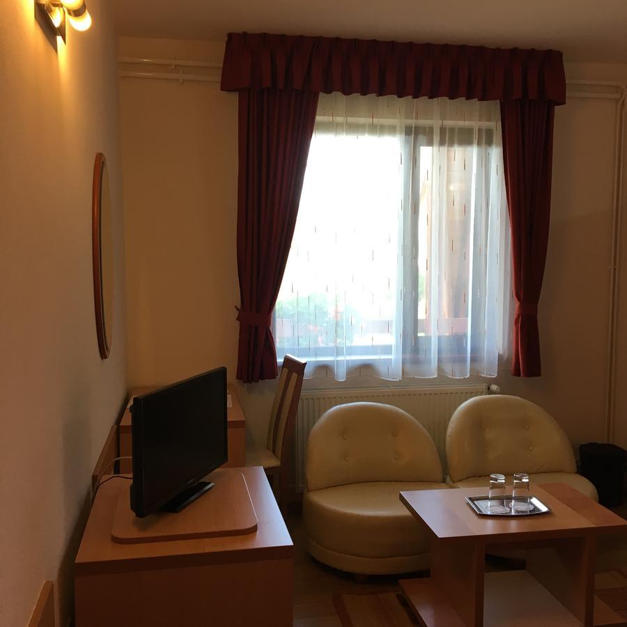 Motel Sora Совата Екстериор снимка